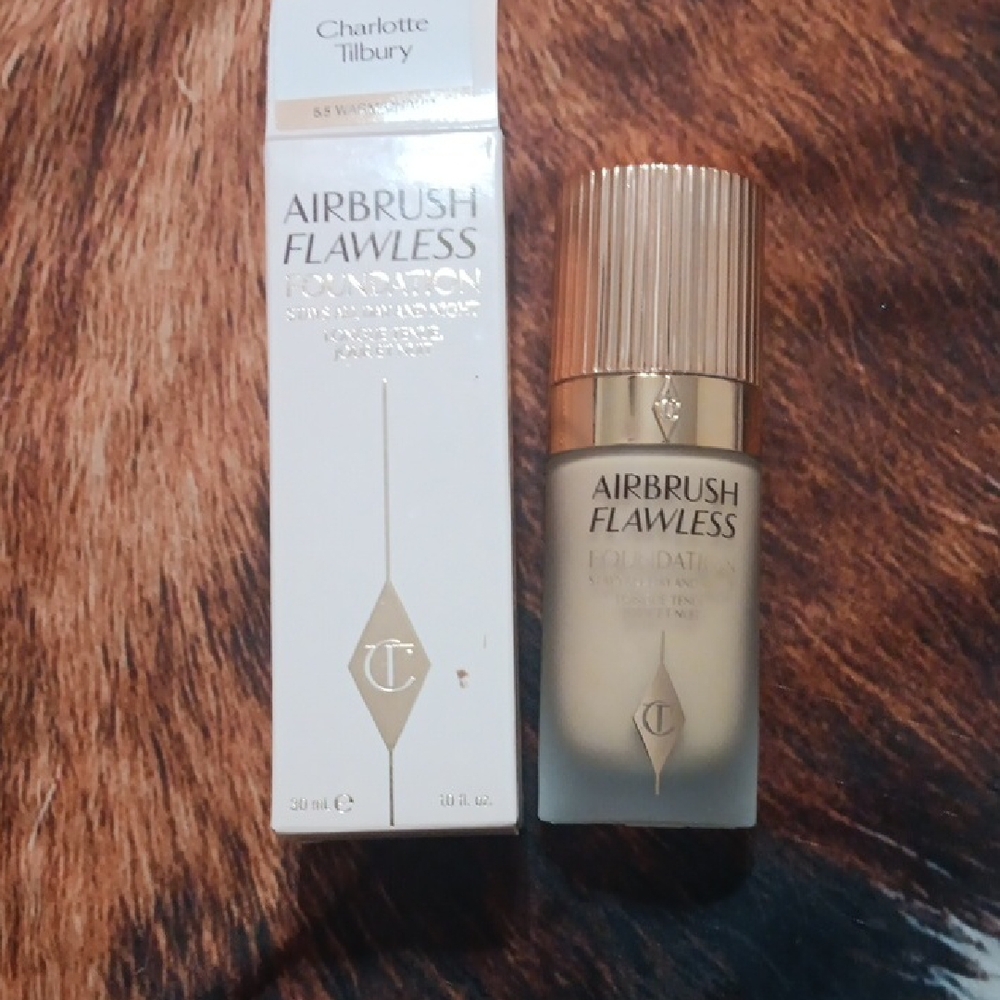 Charlotte Tilbury Gold Radiance Foundation